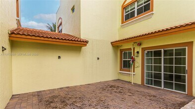 623 NE 8th Ave in Fort Lauderdale, FL - Building Photo - Building Photo