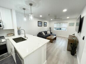 3830 Avenida Del Presidente, Unit 8 in San Clemente, CA - Foto de edificio - Building Photo