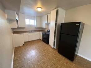 5610 Royal Palms St in Houston, TX - Building Photo - Building Photo