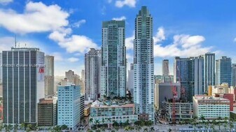 253 NE 2nd St, Unit 219 in Miami, FL - Building Photo