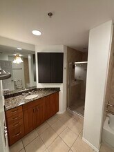 2400 Feather Sound Dr, Unit 1412 in Clearwater, FL - Foto de edificio - Building Photo