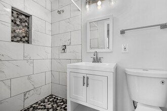 627 N Lakewood Ave in Baltimore, MD - Building Photo - Building Photo