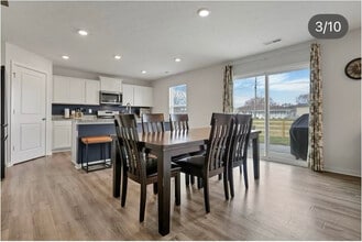 380 Trinity Wy E in Newark, OH - Foto de edificio - Building Photo