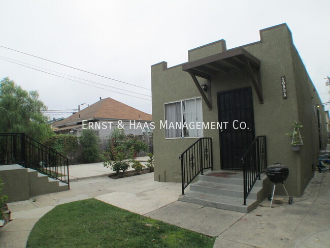 1052 E 5th St in Long Beach, CA - Building Photo - Building Photo