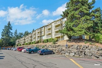 1710 W Sunn Fjord Ln in Bremerton, WA - Building Photo - Building Photo
