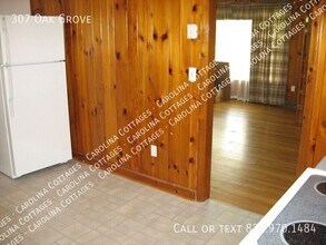307 Oak Grove Rd in East Flat Rock, NC - Building Photo - Building Photo