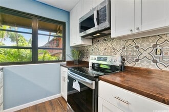 95-1448 Lanikuhana Ave in Mililani, HI - Foto de edificio - Building Photo