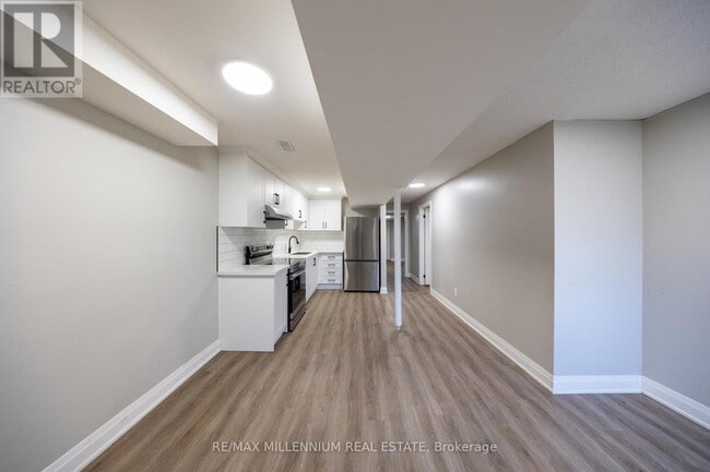 6 Ormerod St in Toronto, ON - Building Photo - Building Photo