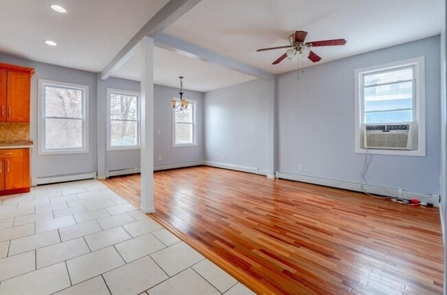 1316 44th St in North Bergen, NJ - Foto de edificio - Building Photo