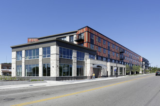 Broadway Flats in Minneapolis, MN - Foto de edificio - Building Photo