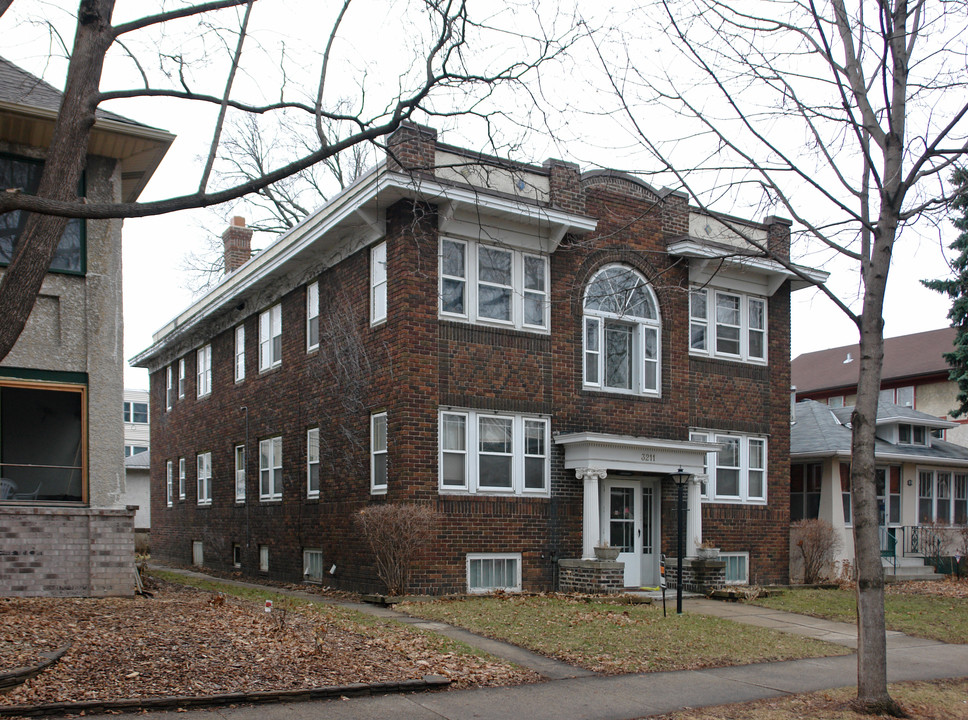 3211 Fremont Ave S in Minneapolis, MN - Building Photo