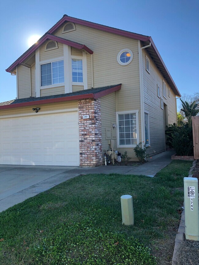 1741 Richard Ct in Lincoln, CA - Building Photo - Building Photo