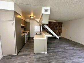 2909 Norcade Cir in Sacramento, CA - Foto de edificio - Building Photo