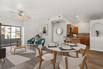 Scottsdale Horizon Apartments in Scottsdale, AZ - Foto de edificio - Building Photo