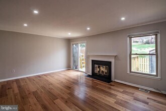 9006 Kerrydale Ct in Springfield, VA - Building Photo - Building Photo