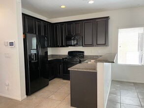 7757 N Mellow Motifs Ct in Las Vegas, NV - Building Photo - Building Photo