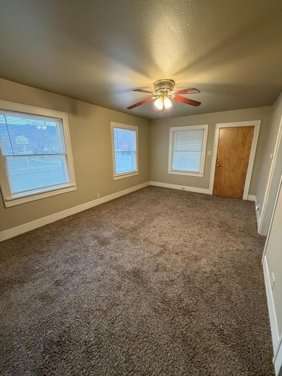 1001 12th St in La Grande, OR - Building Photo - Building Photo