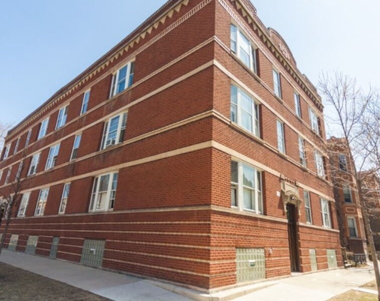 857-859 N Hoyne Ave in Chicago, IL - Building Photo