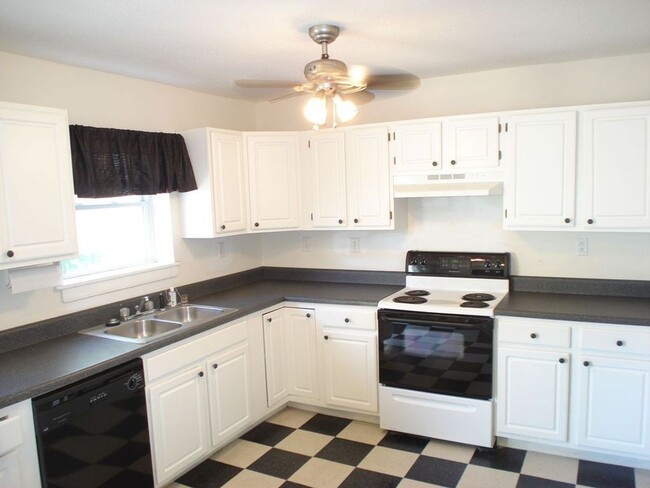 property at 1208 W Clay St