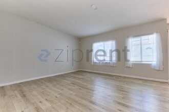 915 N Holly St in Anaheim, CA - Building Photo - Building Photo