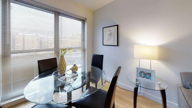 350 Newbury St, Unit PH-05 in Boston, MA - Building Photo - Building Photo