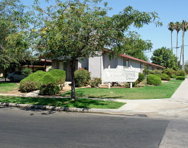 Carriage Hill Apartments in Fresno, CA - Building Photo - Building Photo