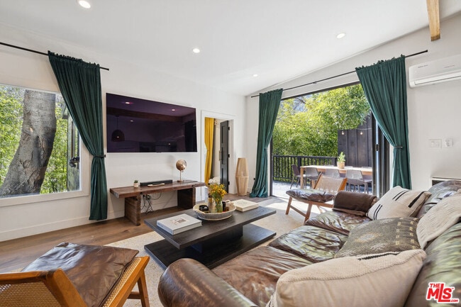 583 California Trail in Topanga, CA - Building Photo - Building Photo