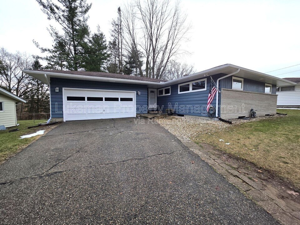 140 Parkridge Dr in Battle Creek, MI - Building Photo