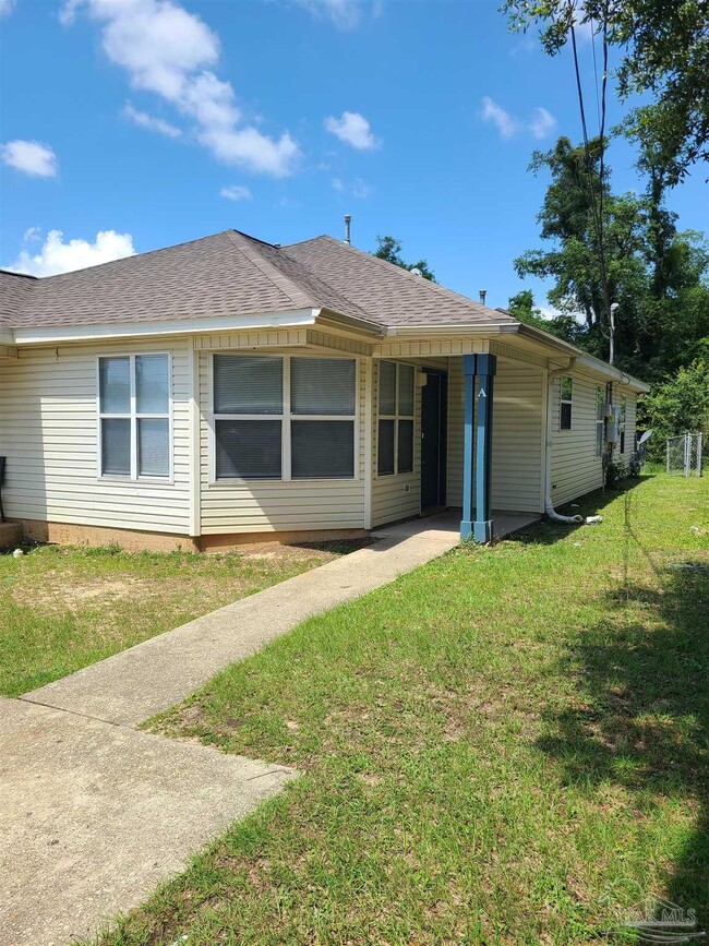property at 465 S L St