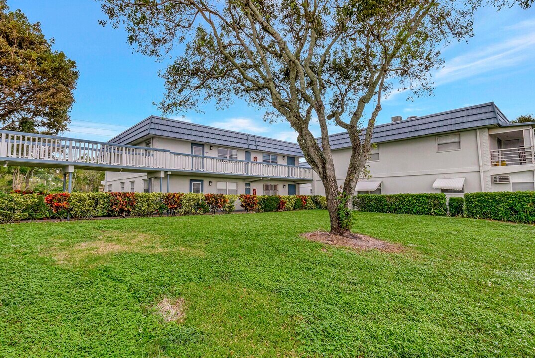 139 Tuscany Ln in Delray Beach, FL - Foto de edificio