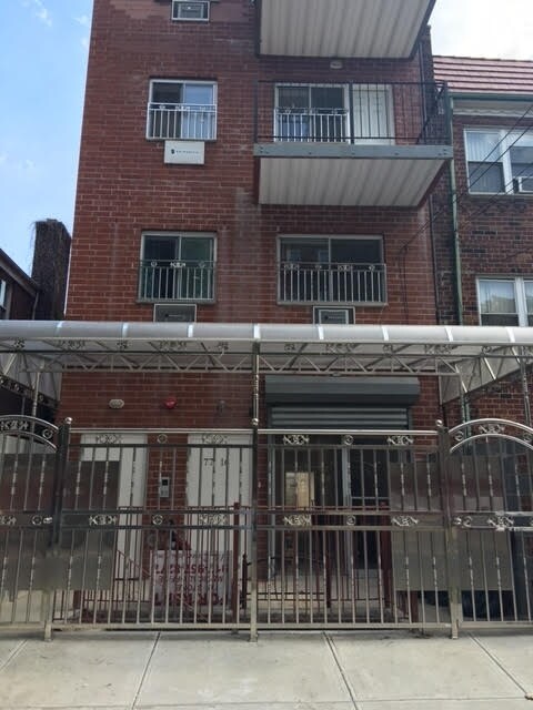 3436 110th St in Corona, NY - Foto de edificio - Building Photo