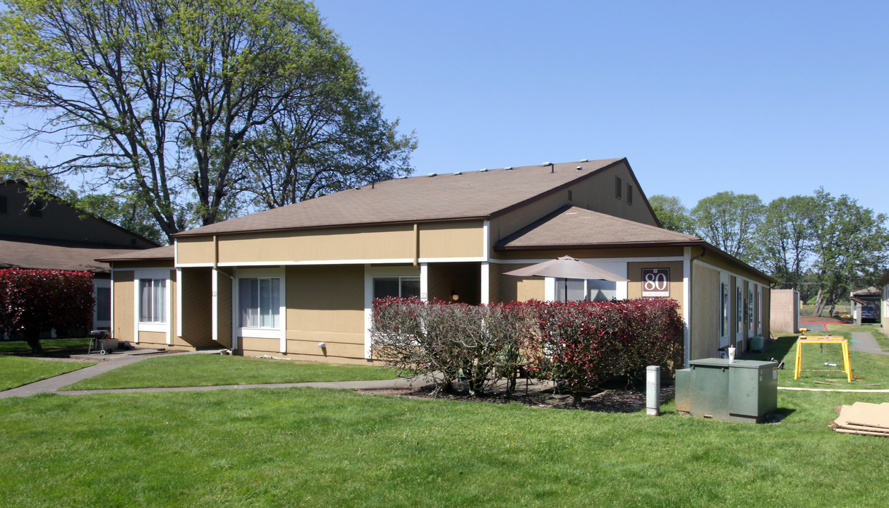 Harbor Oaks in Steilacoom, WA - Foto de edificio