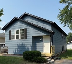 1422 N Channel Dr in Round Lake Beach, IL - Building Photo