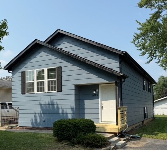 property at 1422 N Channel Dr