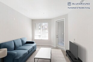 6301 Shellmound St in Emeryville, CA - Building Photo
