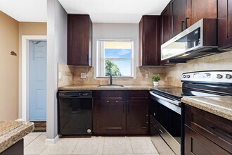 9949 Sandalfoot Blvd in Boca Raton, FL - Building Photo - Building Photo
