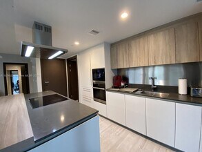 1000 Brickell Ave in Miami, FL - Building Photo - Building Photo