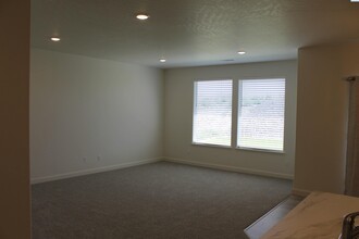 7175 W 35th Ave in Kennewick, WA - Building Photo - Building Photo