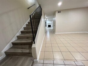 2130 Greenbriar Colony Dr in Houston, TX - Foto de edificio - Building Photo