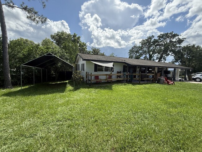 property at 2304 Country Club Rd