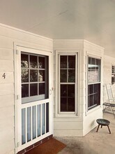 739 Homeplace Dr, Unit Apartment #4 in Chapel Hill, NC - Foto de edificio - Building Photo