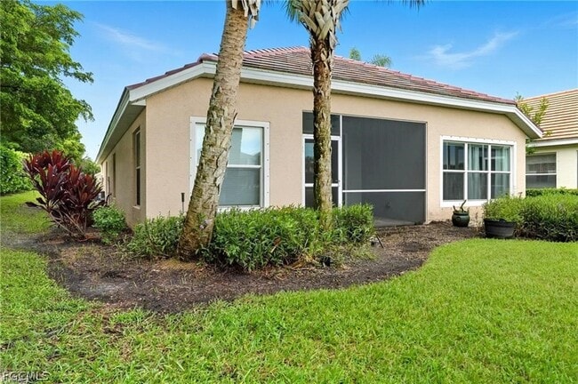 property at 2427 Woodbourne Pl