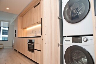 225 N Miami Ave, Unit 2306 in Miami, FL - Foto de edificio - Building Photo