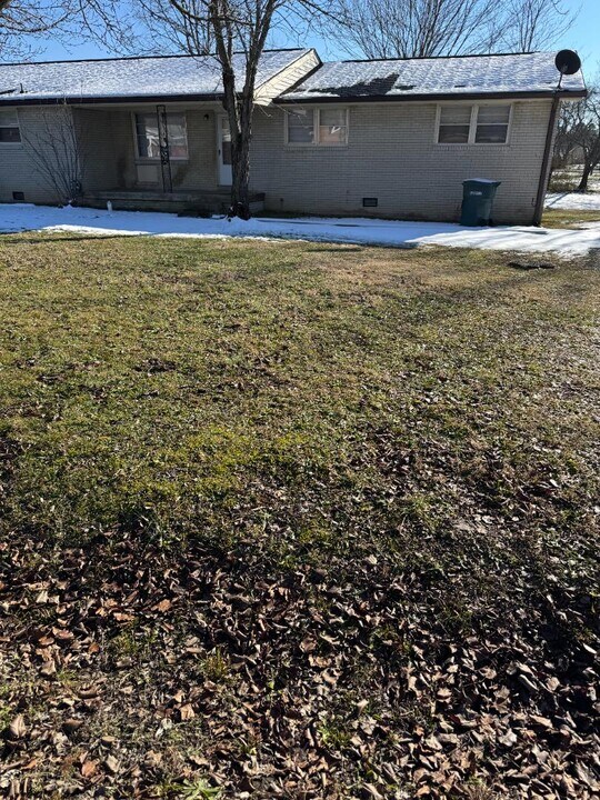 420 Sam Houston Dr in Lebanon, TN - Building Photo