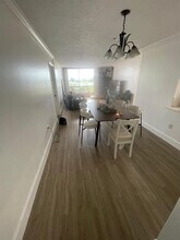 7040 Coral Wy in Miami, FL - Building Photo - Building Photo