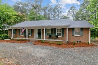 450 Crestview Rd in Southern Pines, NC - Building Photo - Building Photo