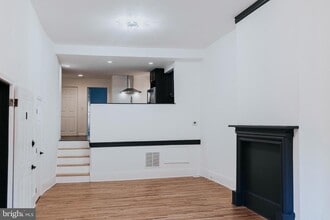 2511 Madison Ave in Baltimore, MD - Foto de edificio - Building Photo