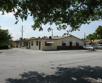 3900-3910 SW 51st St in Fort Lauderdale, FL - Building Photo - Building Photo