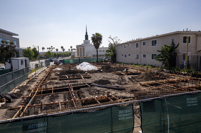 4101 Somerset Drive in Los Angeles, CA - Building Photo - Building Photo