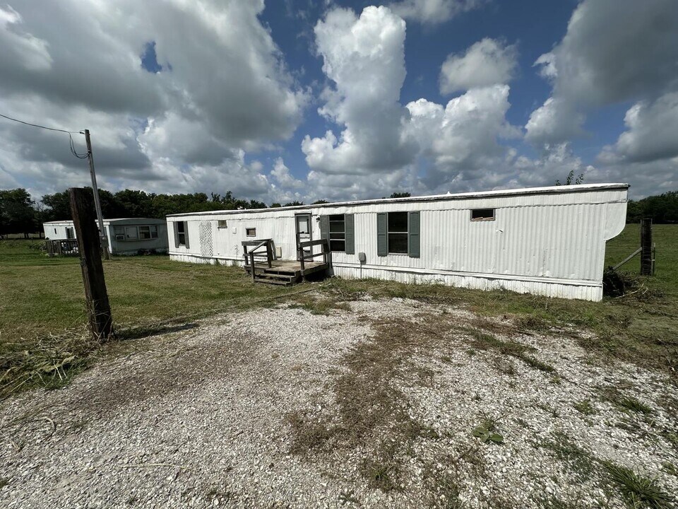 3620 Carver Rd in Diamond, MO - Building Photo